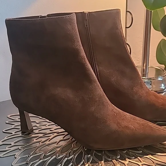 Steve Madden Brown Heeled Boots - Picture 2 of 2